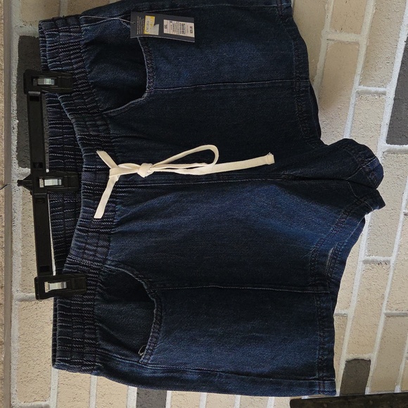 Universal Thread Dark Blue Jean Shorts NWT - Picture 11 of 12